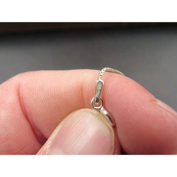 18" Sterling Silver Small Celtic Pattern Pendant Necklace Vintage Minimalist - Picture 4 of 6